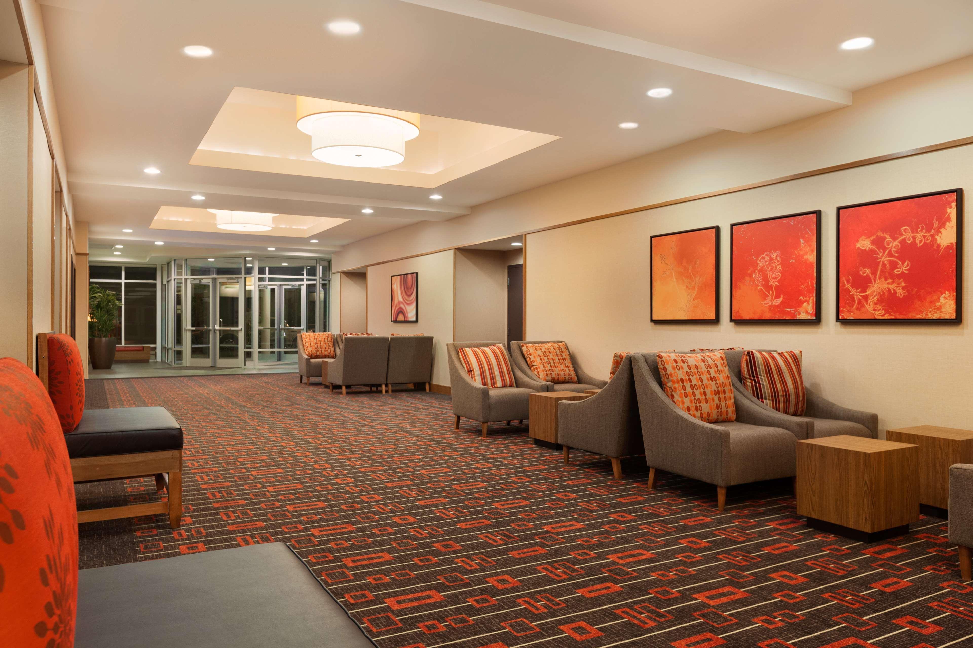 Vista Lobby Hyatt Place Houston / The Woodlands