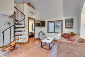 Alquiler Vacacional - South Salem Vacation Rental w/ Furnished Deck!