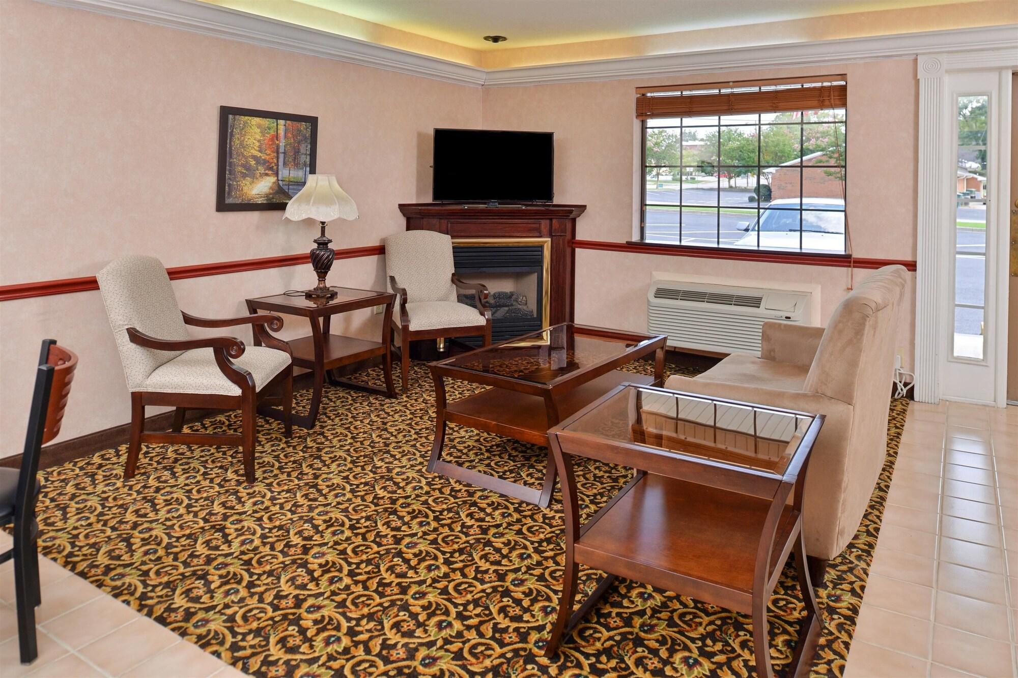 Vista Lobby Country Hearth Inn & Suites Toccoa