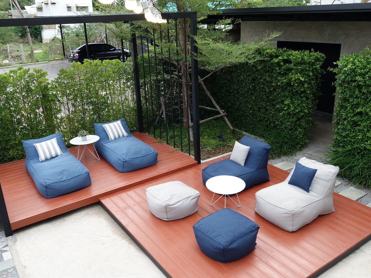 Vista Exterior The Restro