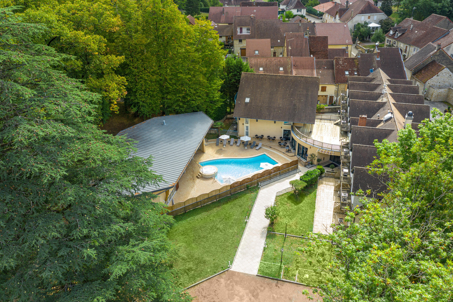 Vista Exterior Logis Hotel Spa Parenthese