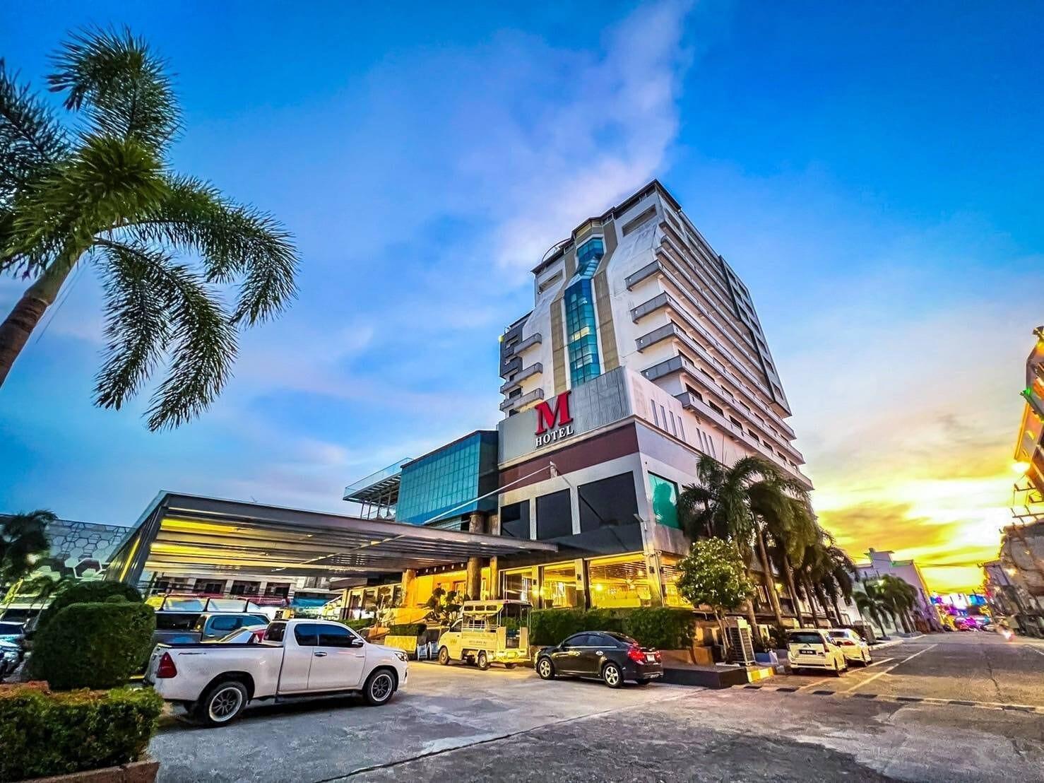 Varios M Hotel Danok