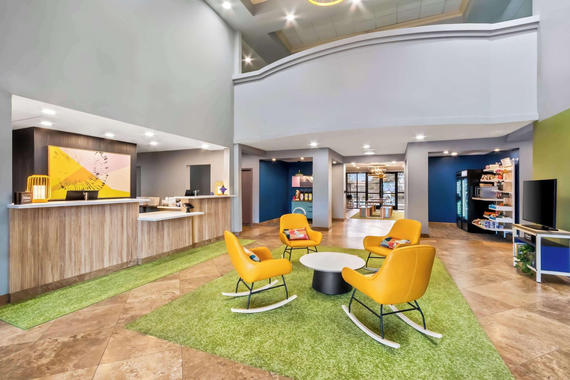 Vista Lobby Spark by Hilton Phoenix East Mesa