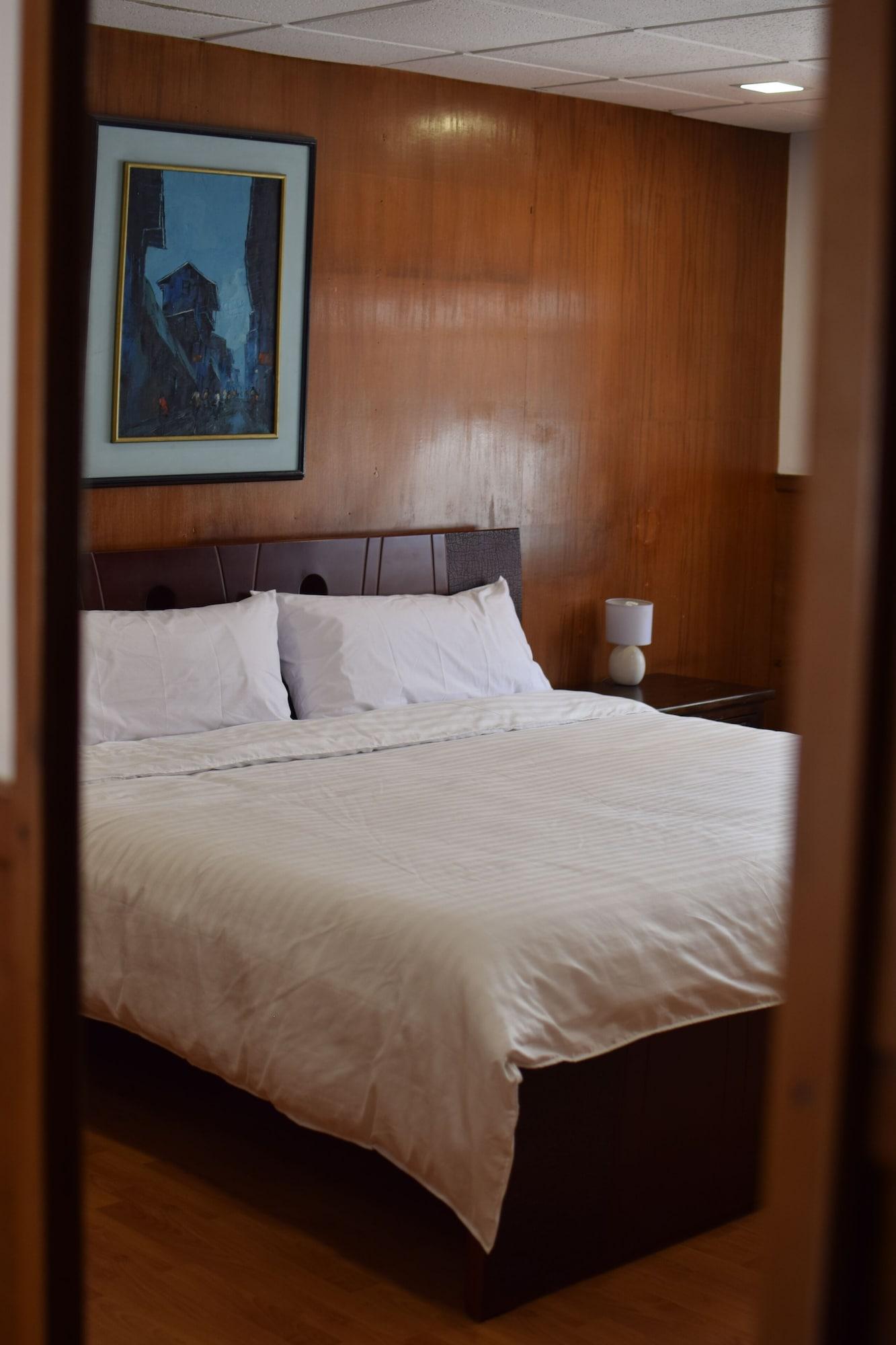Varios Hotel Ambassador
