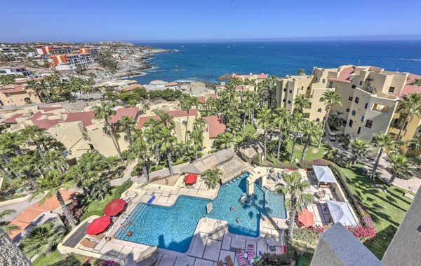Resort-style Cabo Getaway With Pools & Ocean Views - Hoteles pet friendly en Cabo San Lucas
