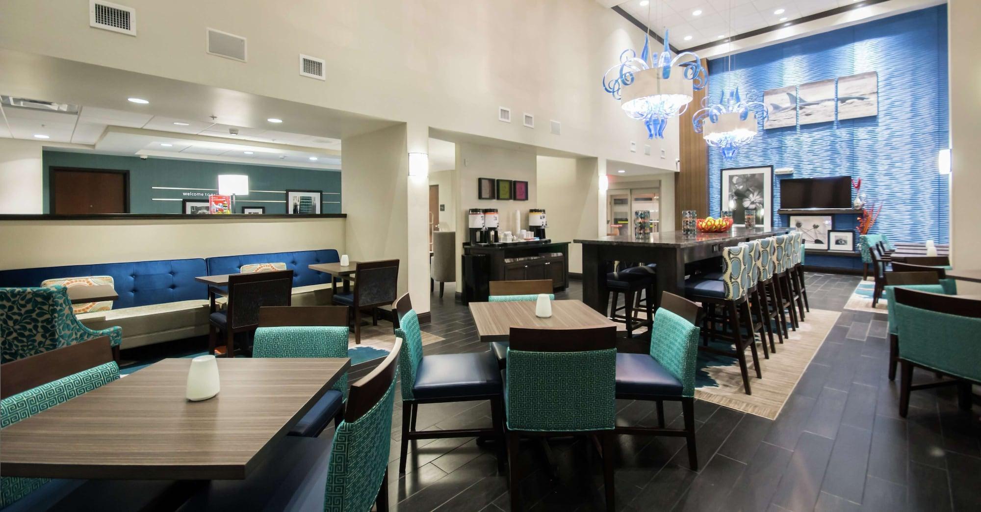 Vista Lobby Hampton Inn & Suites Orlando At SeaWorld