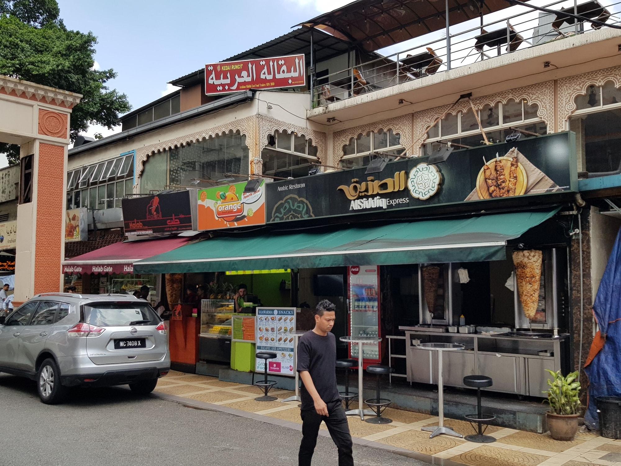 Vista Exterior Travelogue KL - Hostel