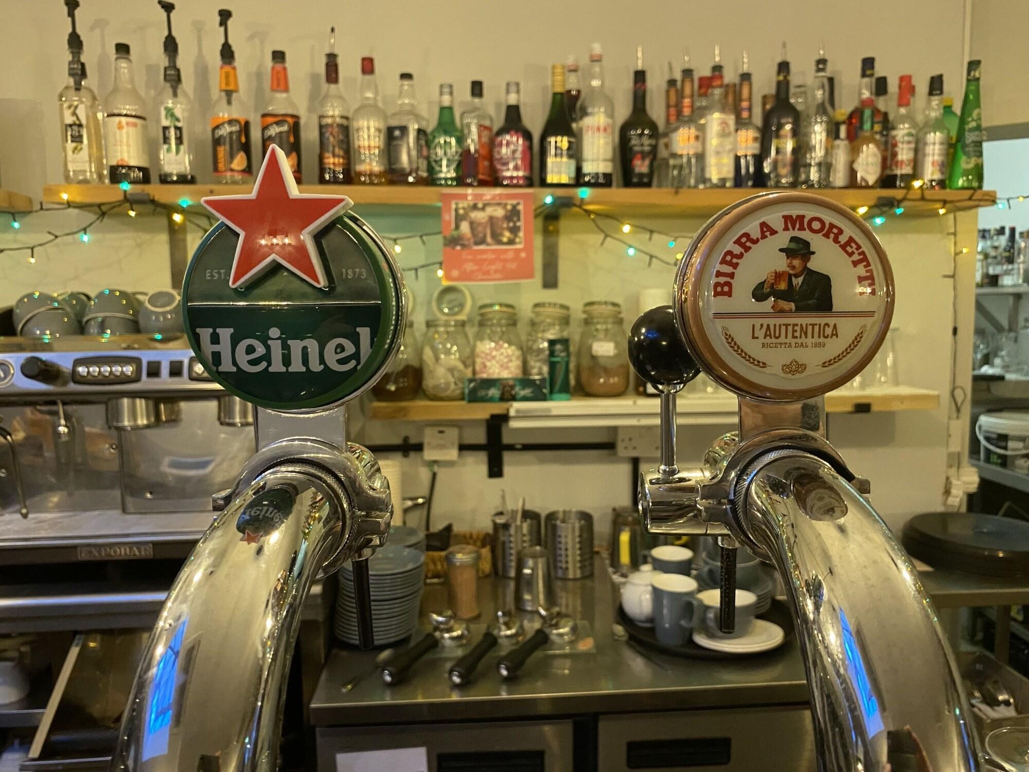 Bar/Salón The Roade House Rooms