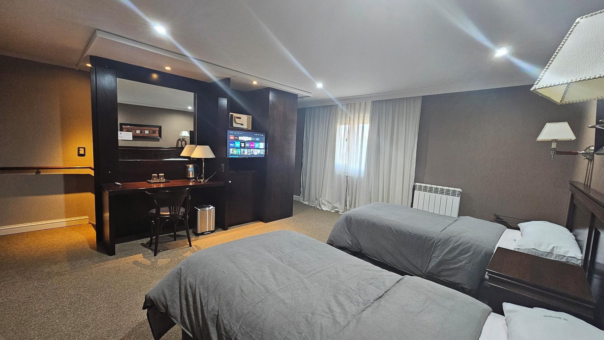 Varios Quijote Hotel