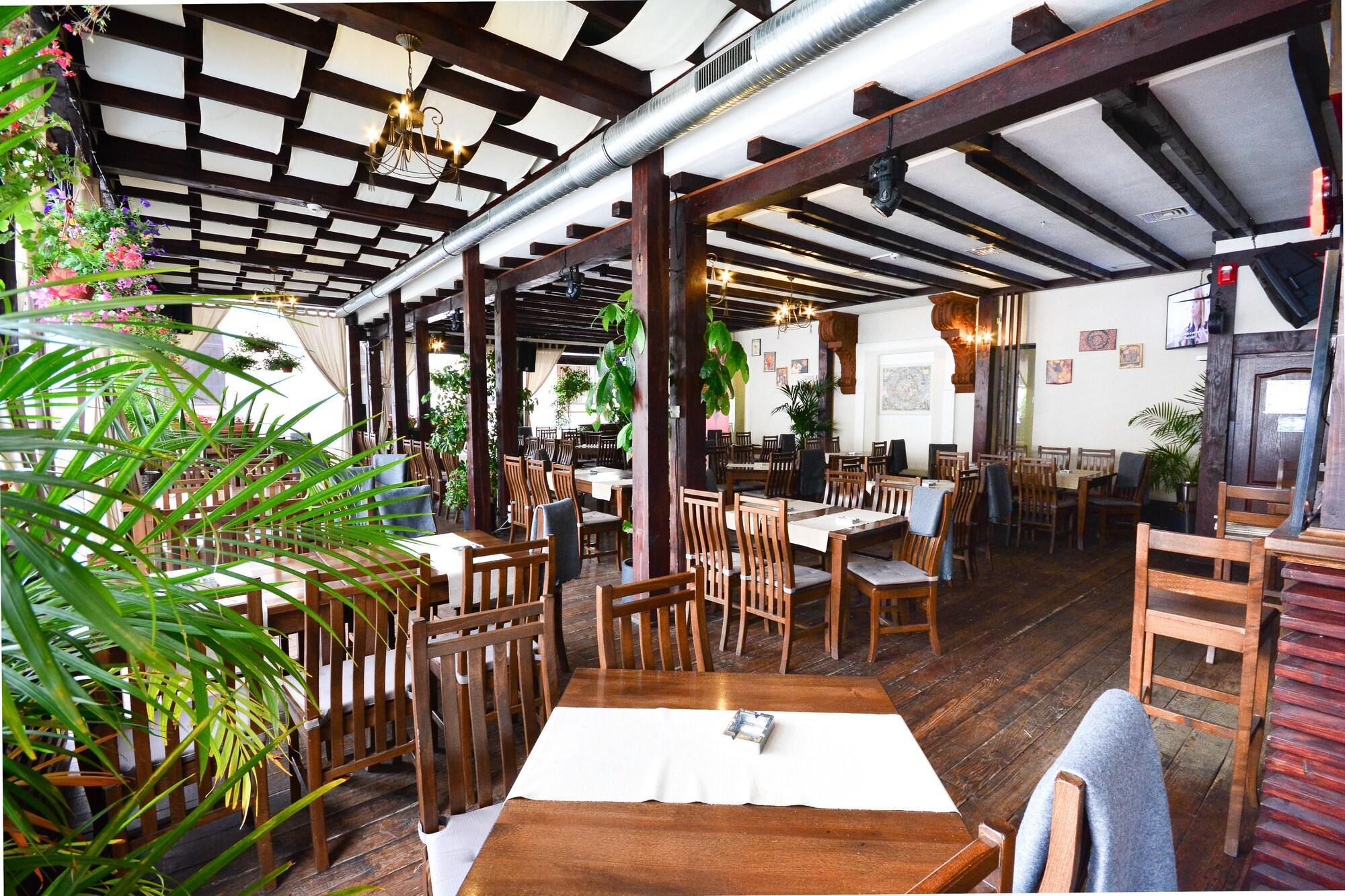 Bar/Salón La Strada Boutique Villa