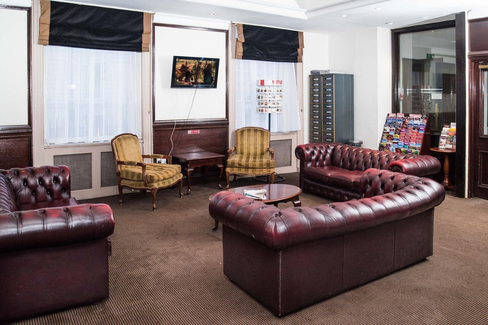 Vista Lobby Rose Court Hotel