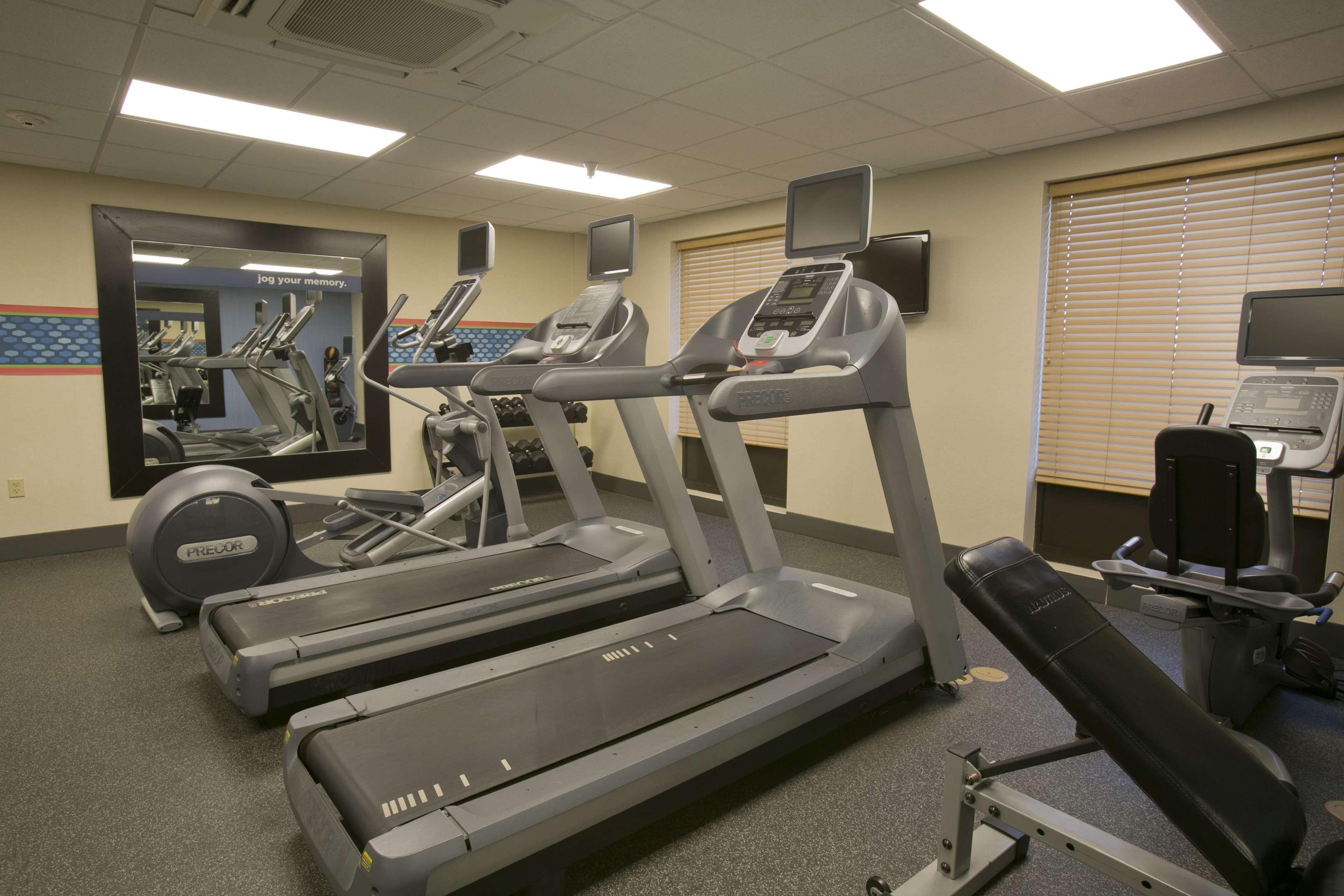 Gimnasio Hampton Inn & Suites Wiggins