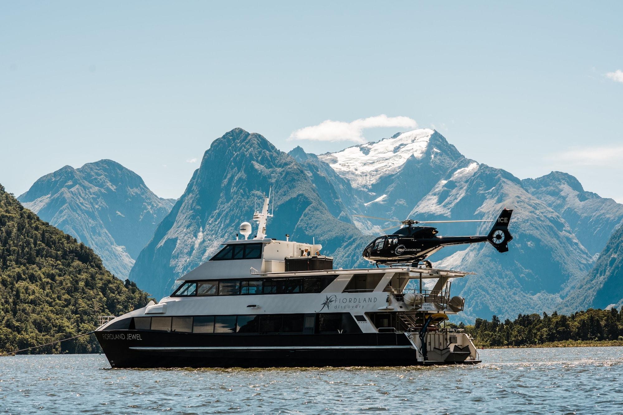 Vista Exterior Fiordland Discovery