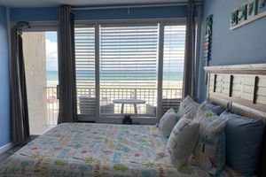 Alquiler Vacacional - Oceanview Condo-Clean & Comfy-PRIVATE BALCONY-WIFI in Daytona Beach Shores