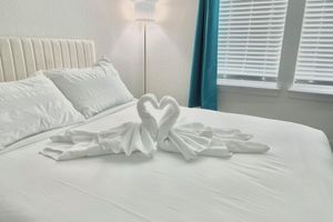 Alquiler Vacacional - Modern Orlando Retreat Near MCO in Gated Community + Resort Amenities & Parking