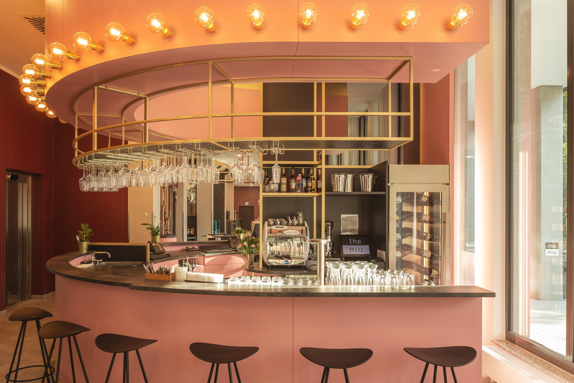 Bar/Salón Holiday Inn - the niu, Loco Munich North by IHG