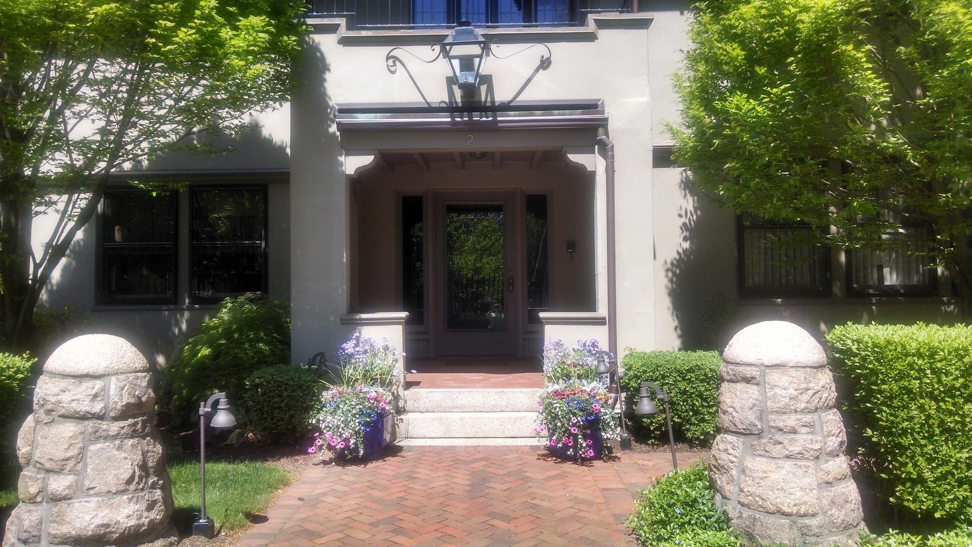 Vista Exterior Hilltop Inn