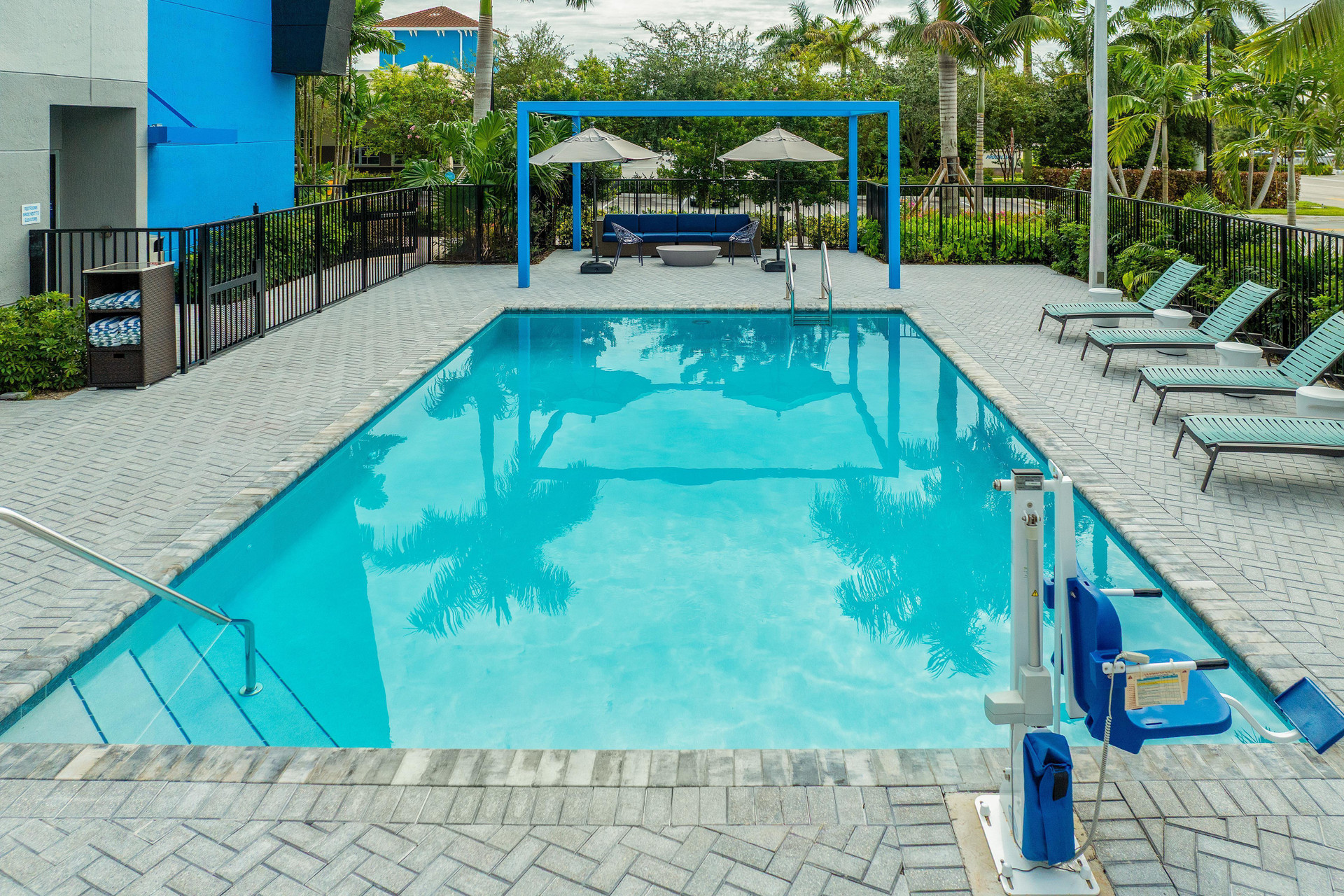 Vista Piscina Tru By Hilton Miramar