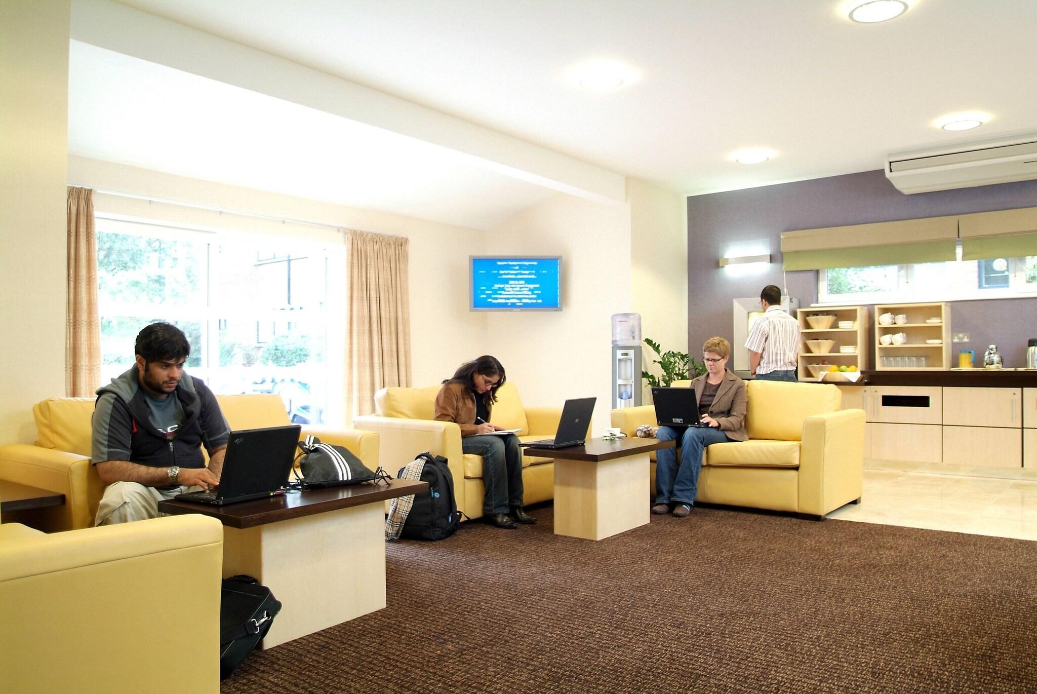 Bar/Salón Cranfield Conference Centre Limited