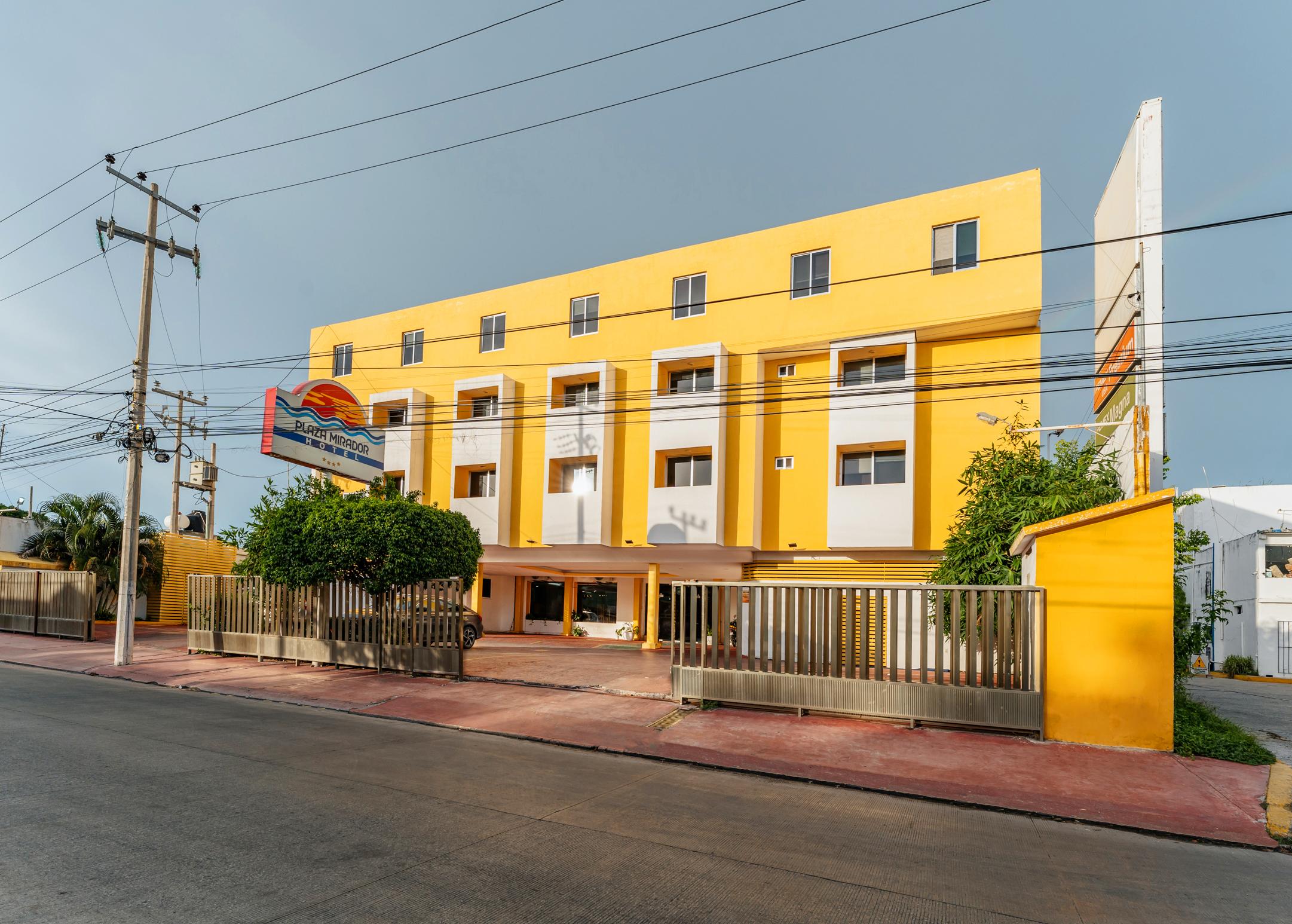 Vista Exterior Hotel Plaza Mirador