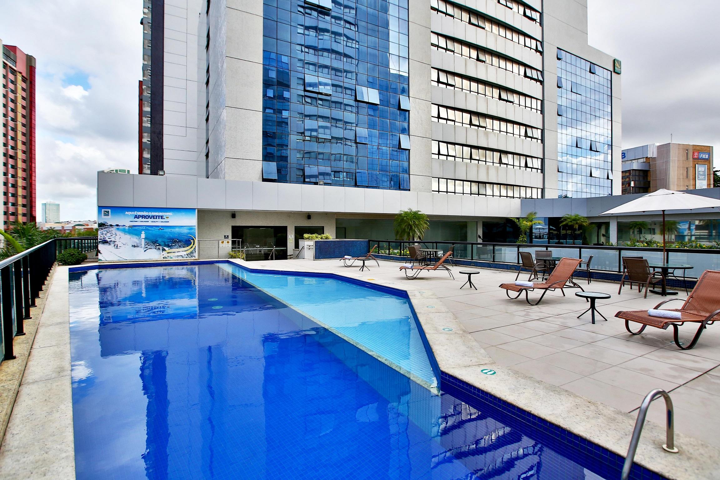 Vista Piscina Quality Hotel & Suites São Salvador