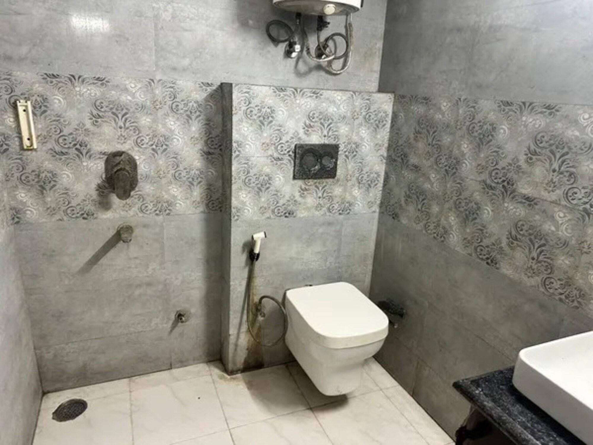 Equipamiento de Habitación Fabhotel Wamson