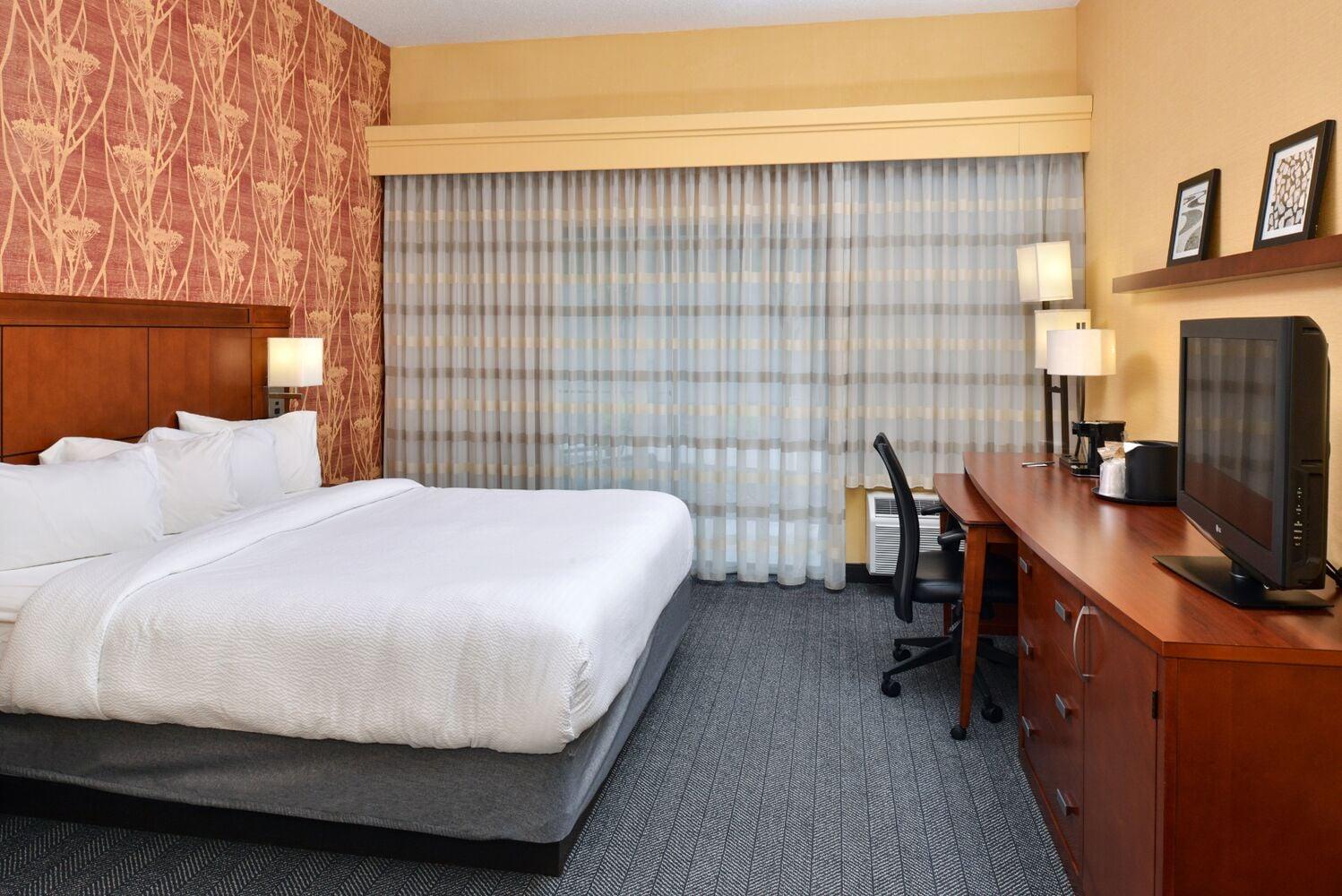 Habitación Courtyard by Marriott Detroit Utica