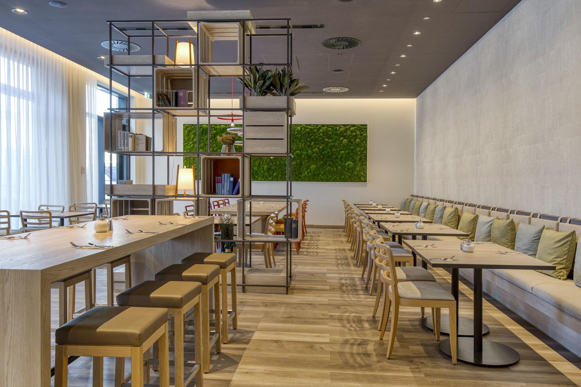 Restaurant IntercityHotel Berlin Airport BER Terminal 1+2