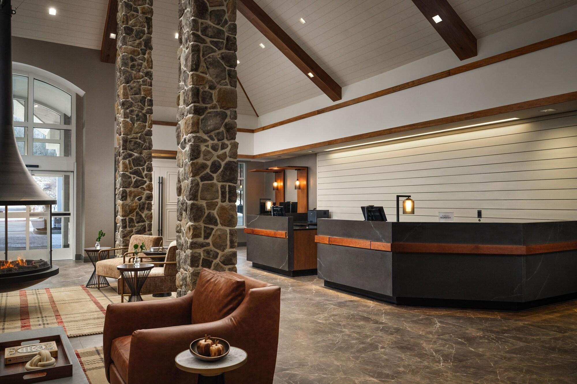 Vista Lobby Inn at Bellefield / Hyde Park, Residence Inn by Marriott