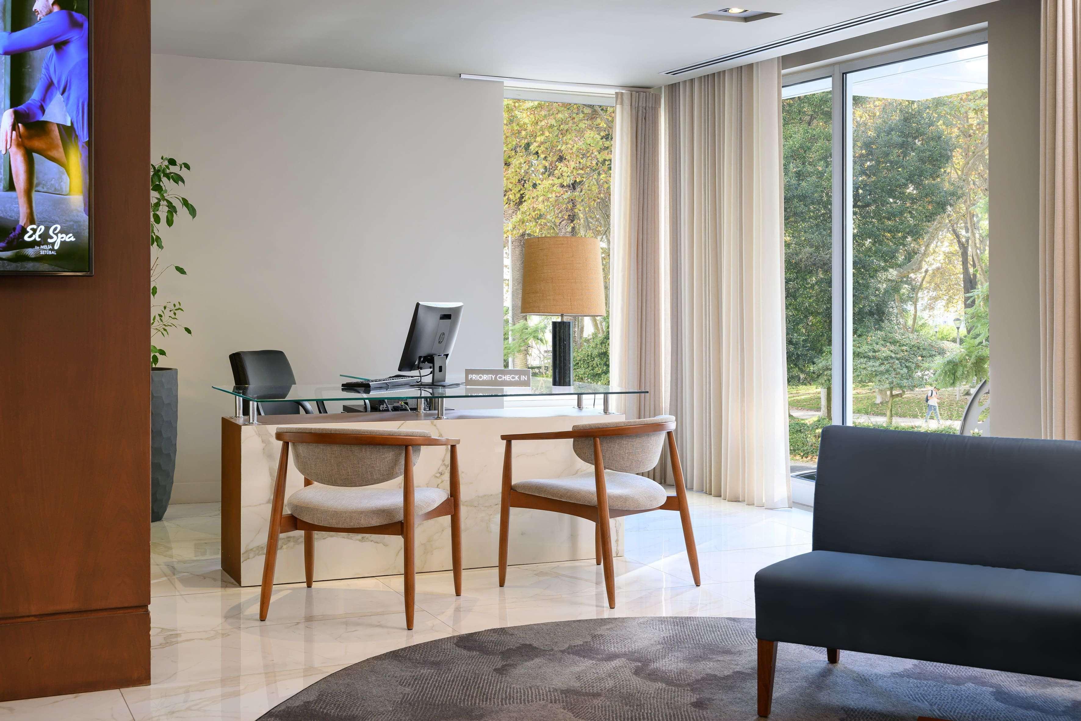 Vista Exterior Melia Setubal
