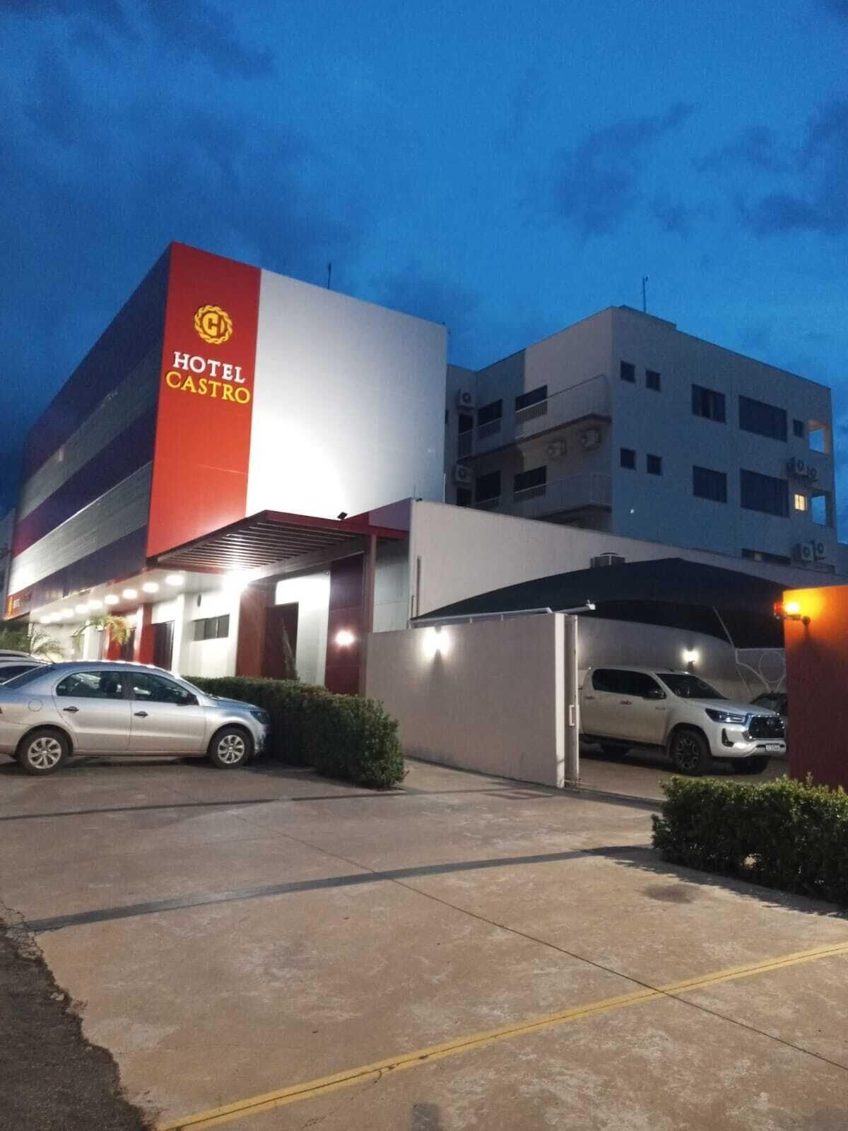 Vista Exterior Hotel Castro