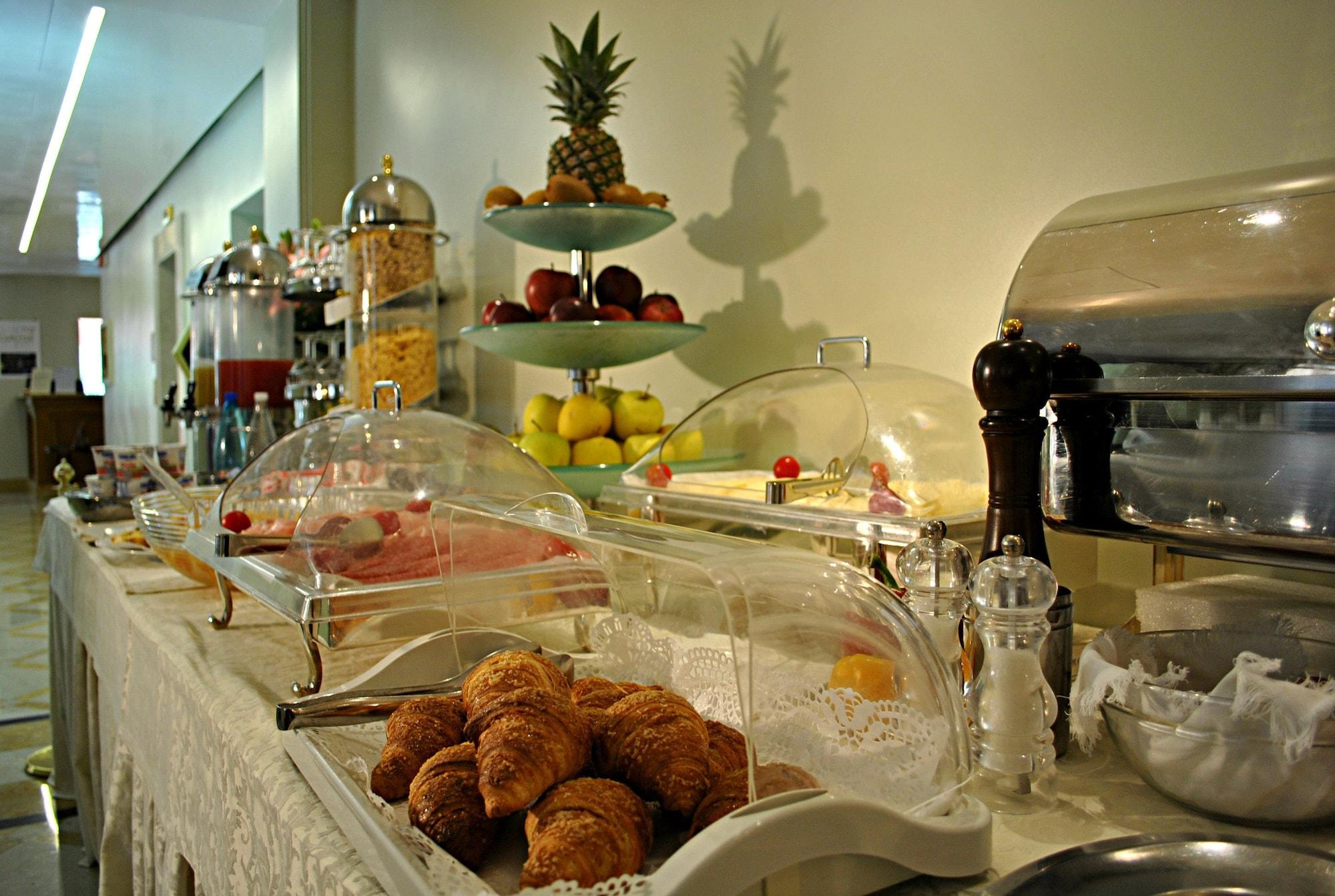 Restaurant Carlton Capri Hotel