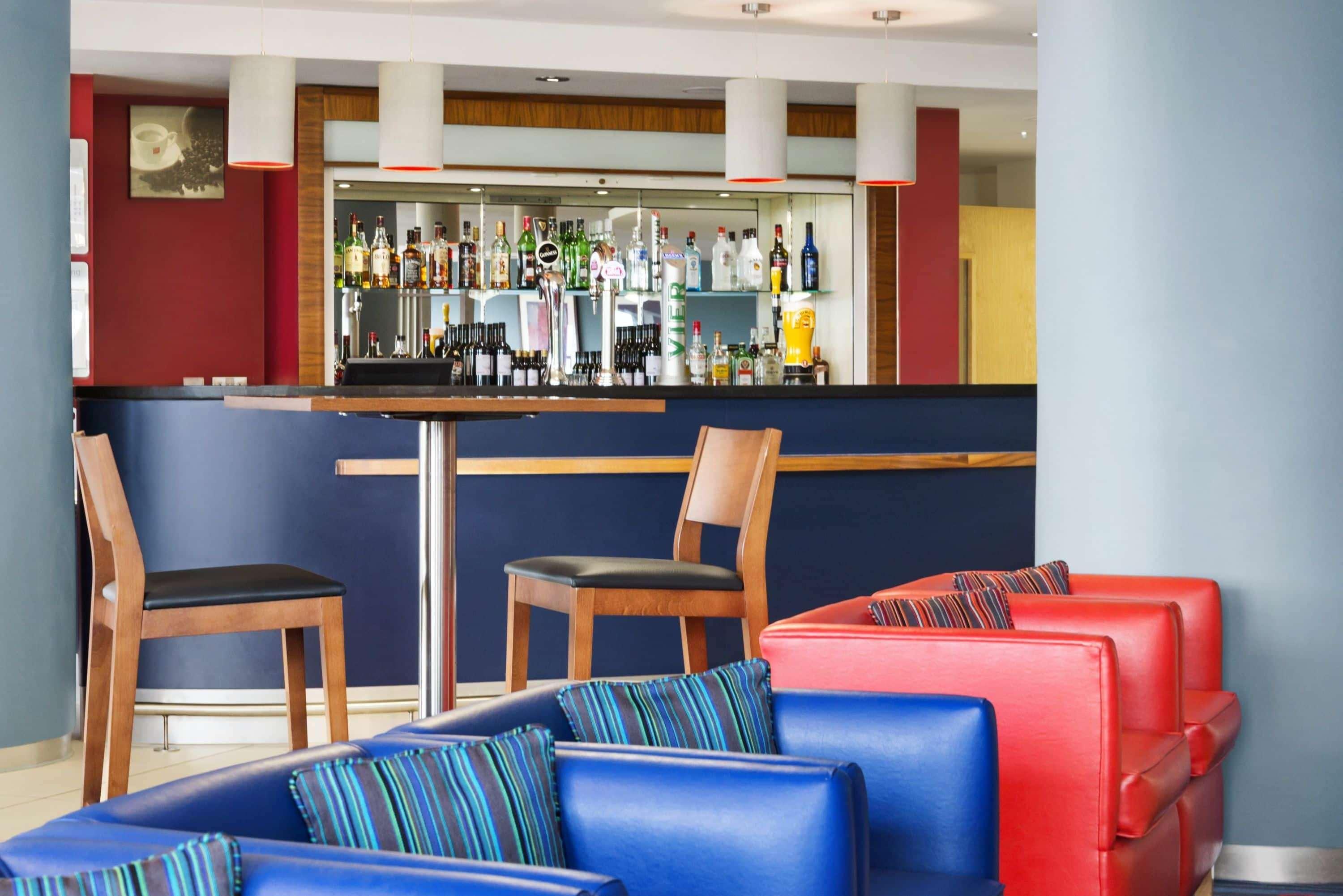 Bar/Salón Ramada Encore by Wyndham Doncaster Airport