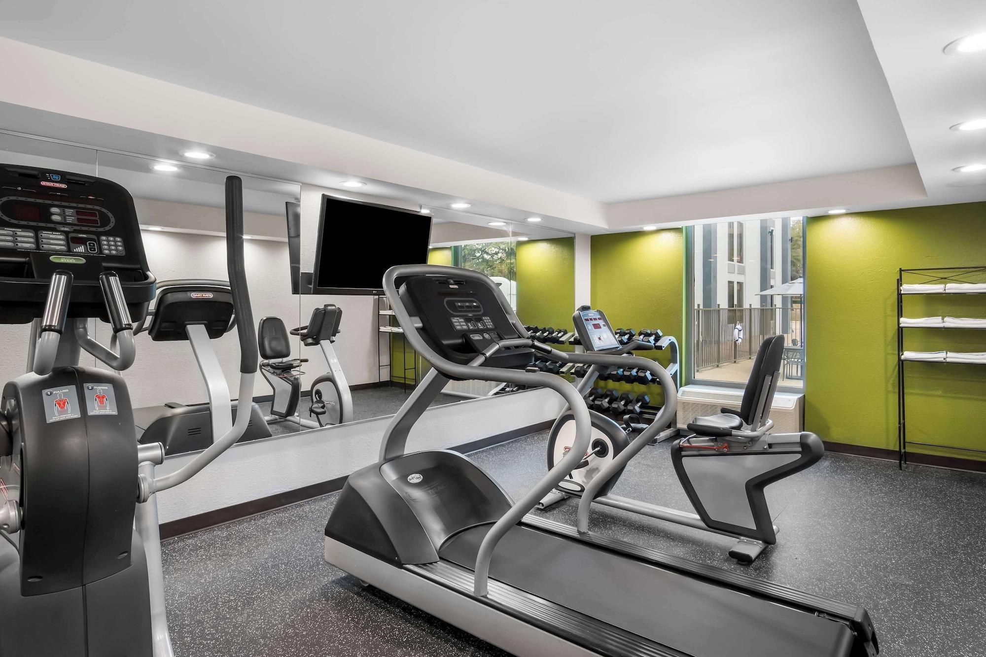 Gimnasio Spark by Hilton Richardson Dallas