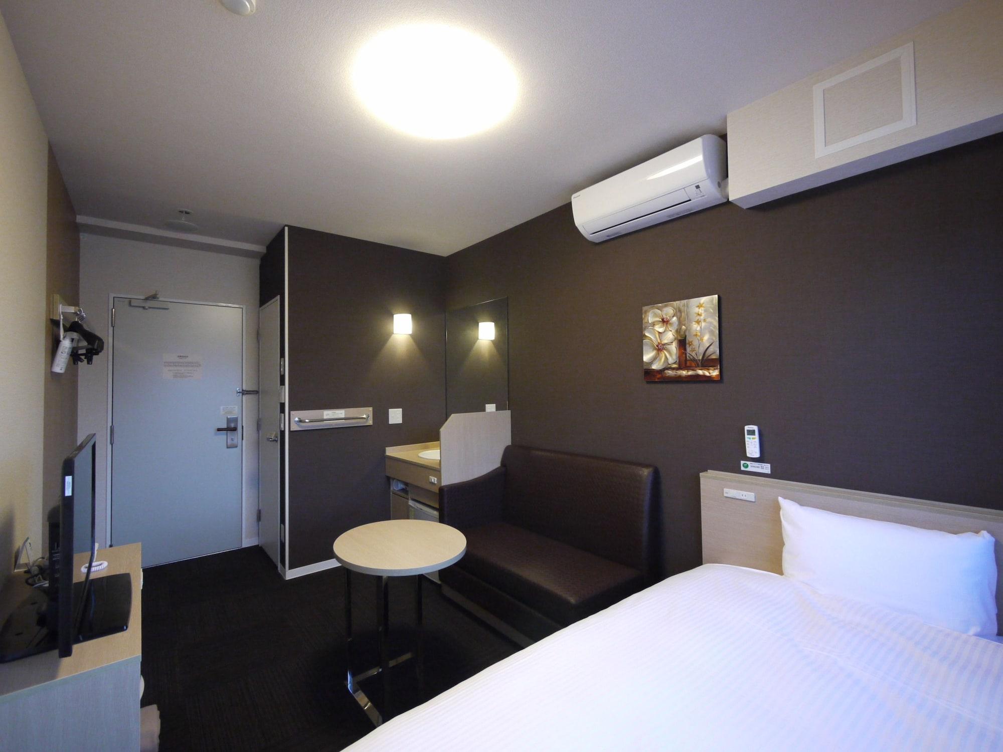Habitación Hotel Route-Inn Tome