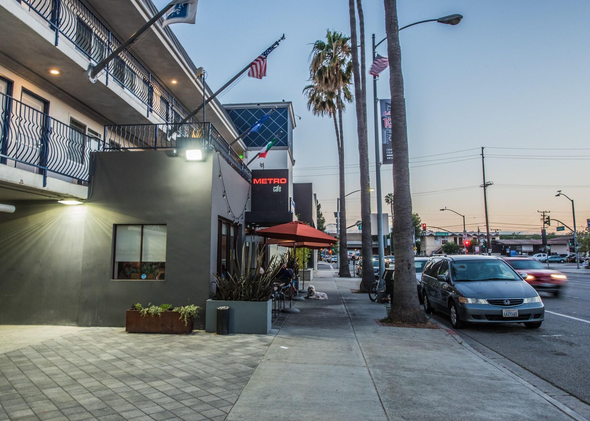 Vista Exterior Travelodge by Wyndham Culver City