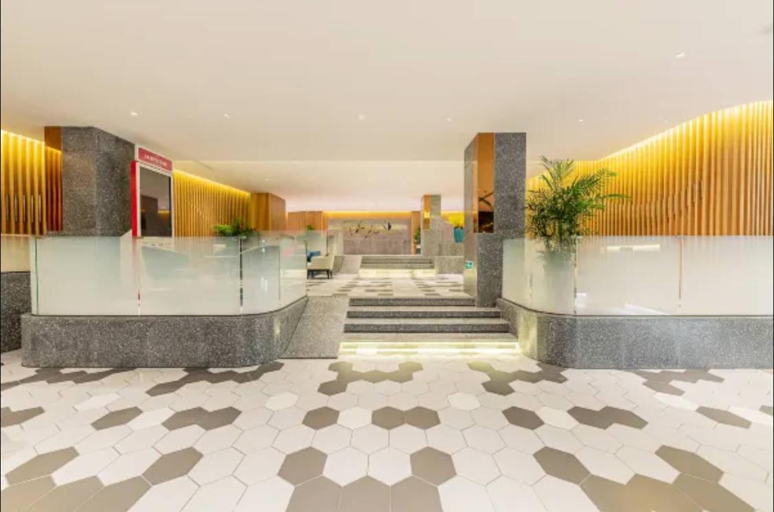 Vista Lobby Holiday Inn Express Yichang Riverside by IHG