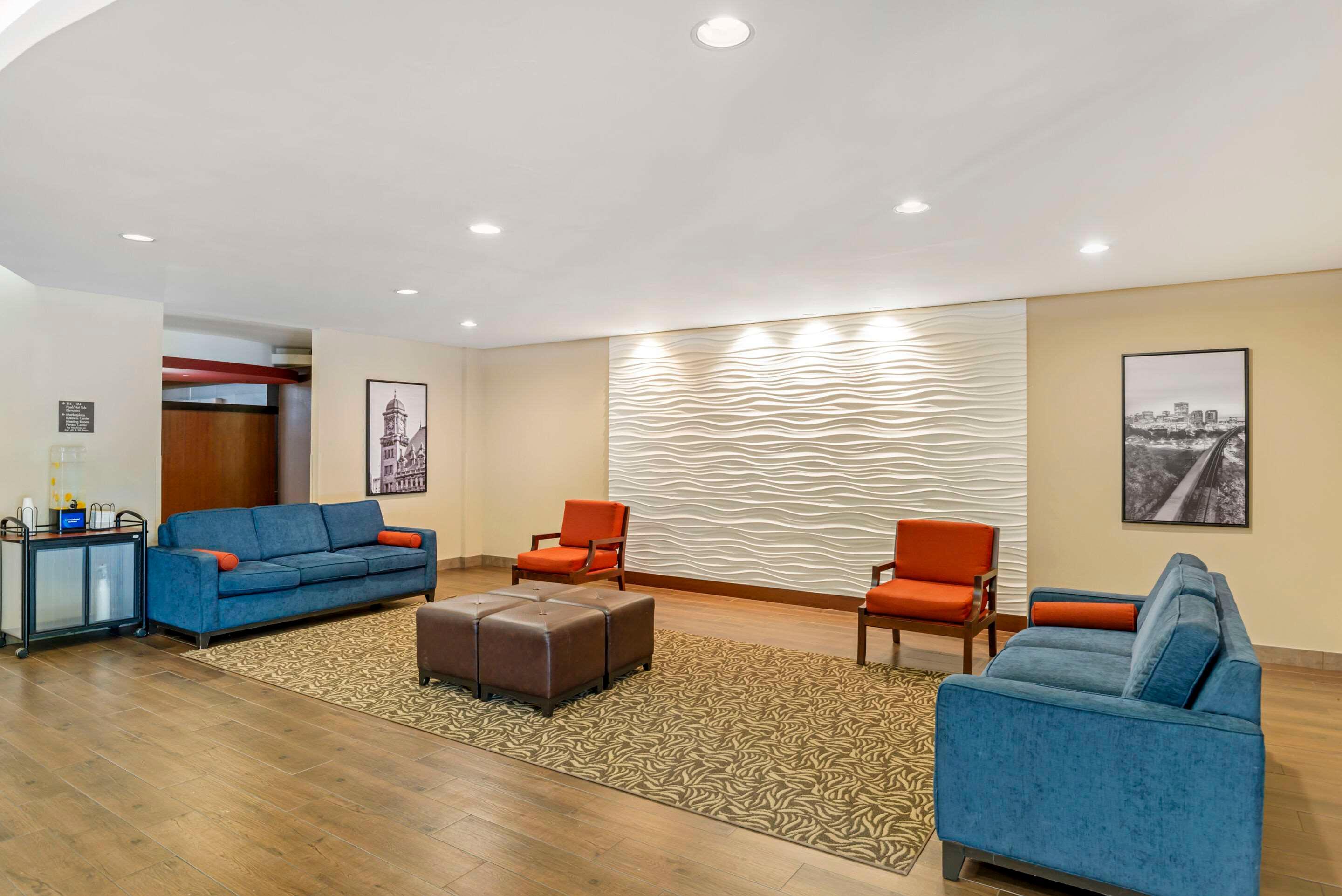 Vista Lobby Comfort Suites At Virginia Center Commons