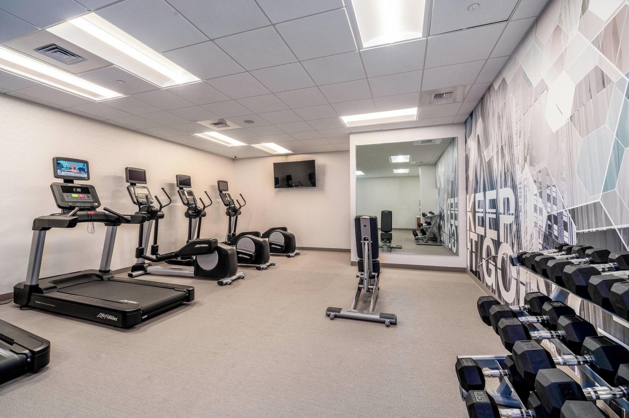 Gimnasio SpringHill Suites by Marriott Oakland Airport