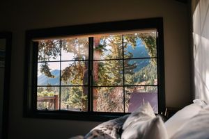 Alquiler Vacacional - Cabin in the Pines, Artfully Renovated - Great Views - Quaint Green Mtn Falls...