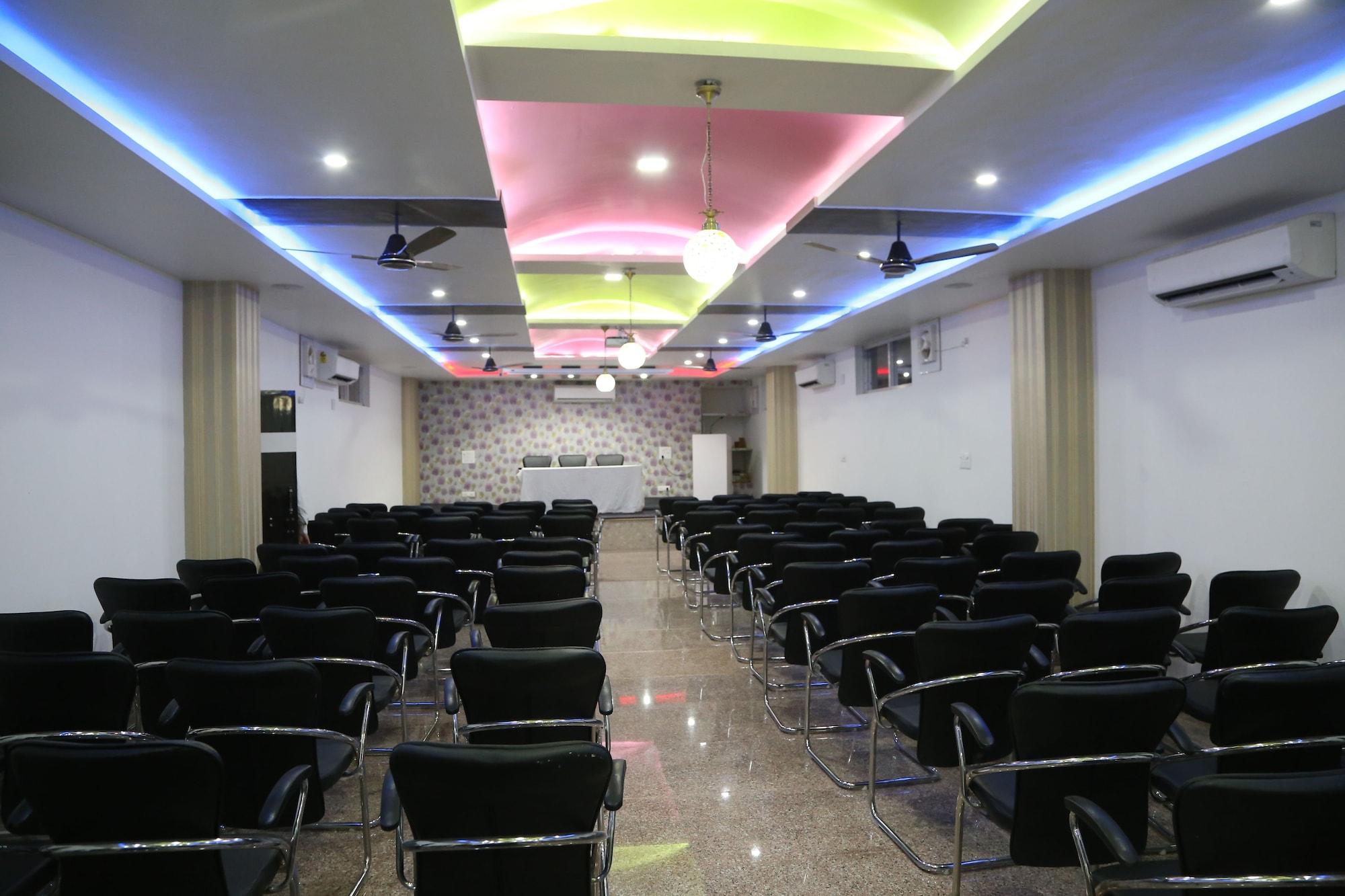 Sala de Reuniones Hotel Dhanraj Palace