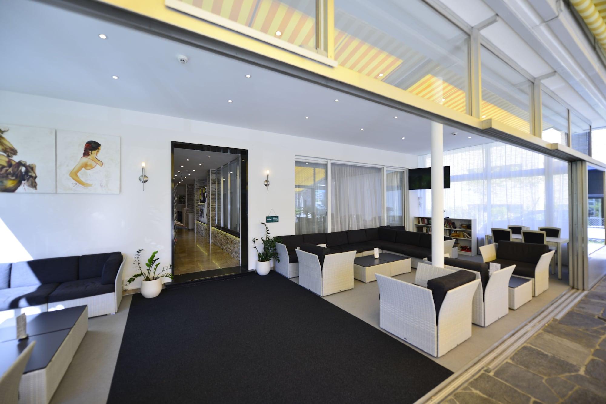 Vista Lobby Hotel Luna Garni