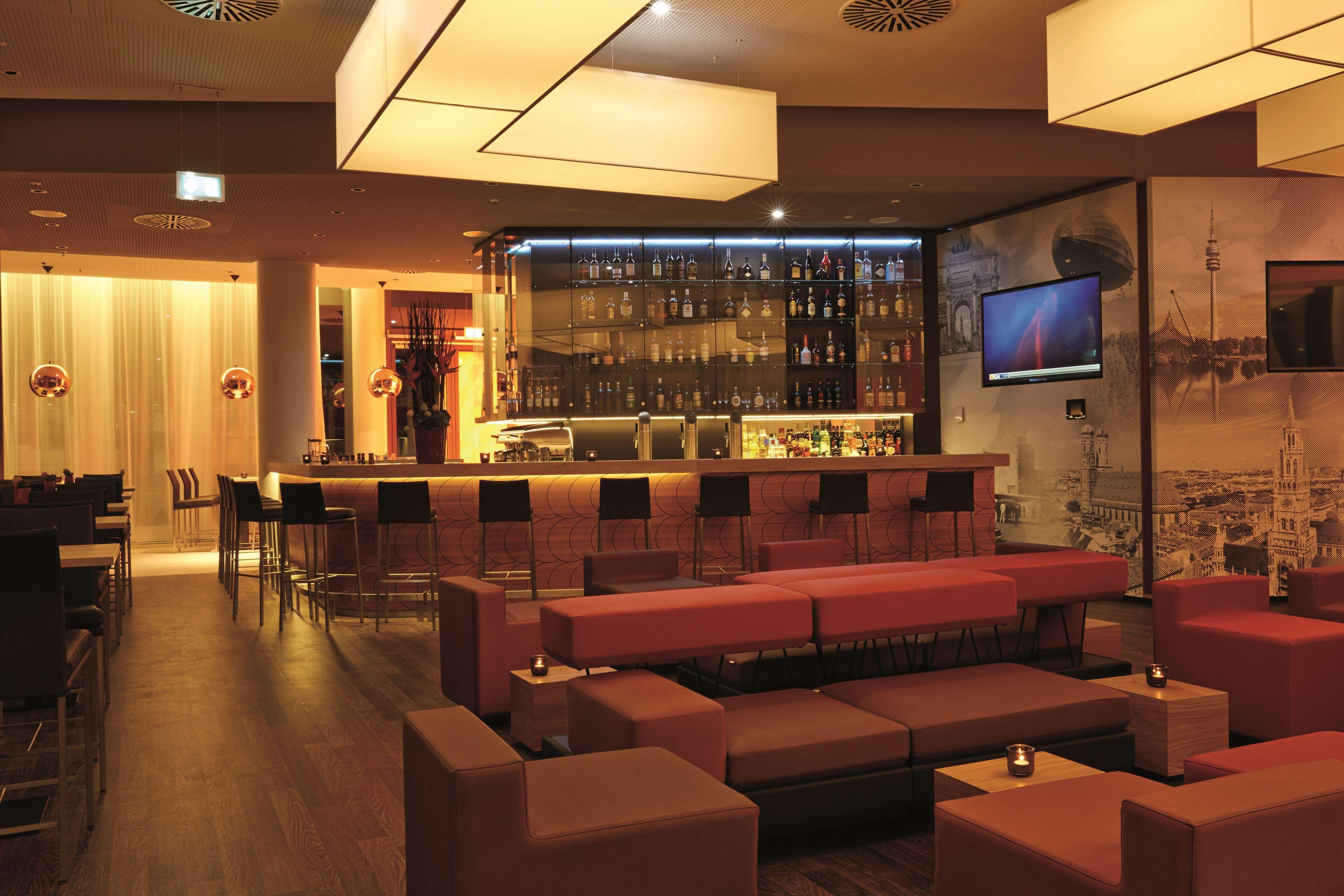 Bar/Salón H4 Hotel München Messe