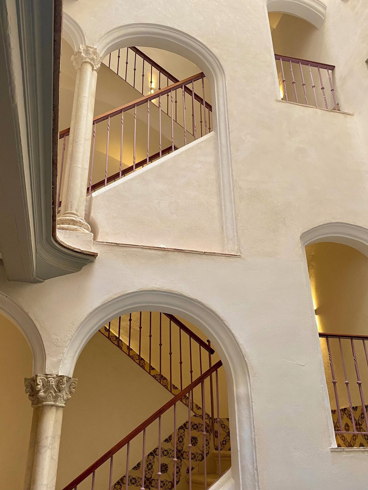 Varios La Casa del Consul