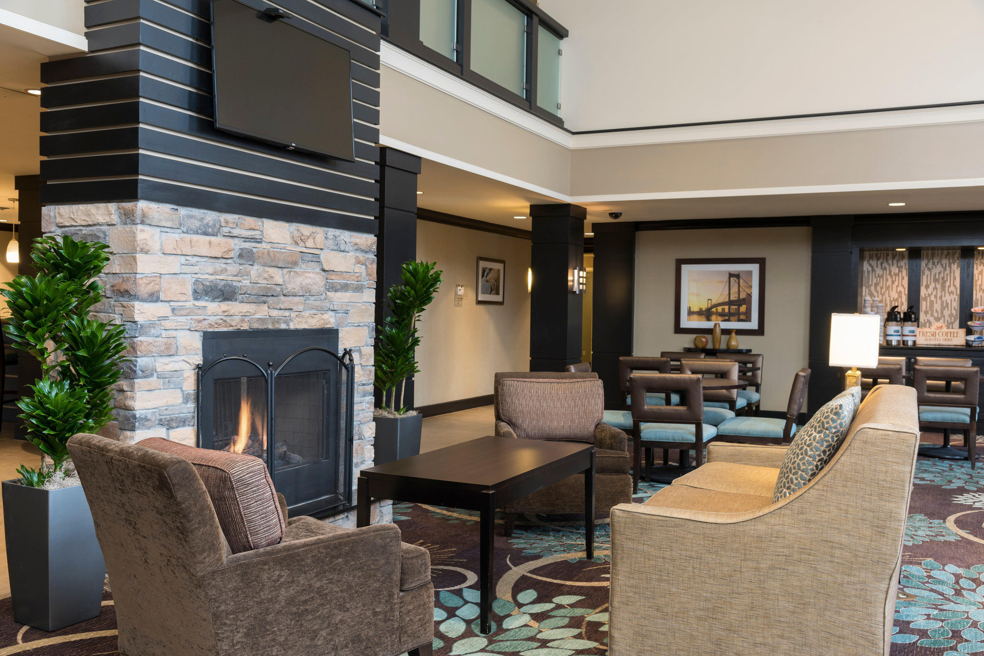 Vista Lobby Staybridge Suites Chicago-Oakbrook Terrace by IHG