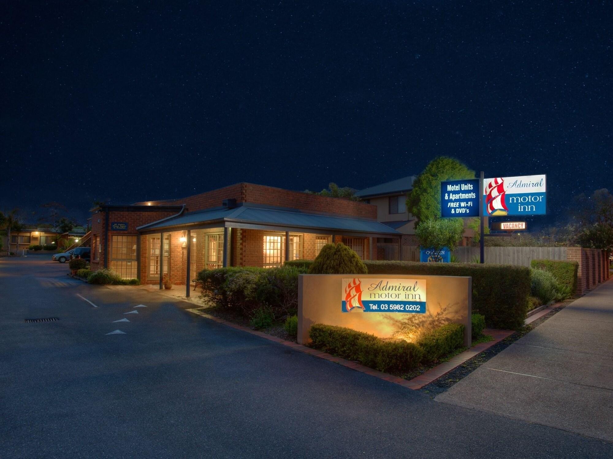 Varios Admiral Motor Inn