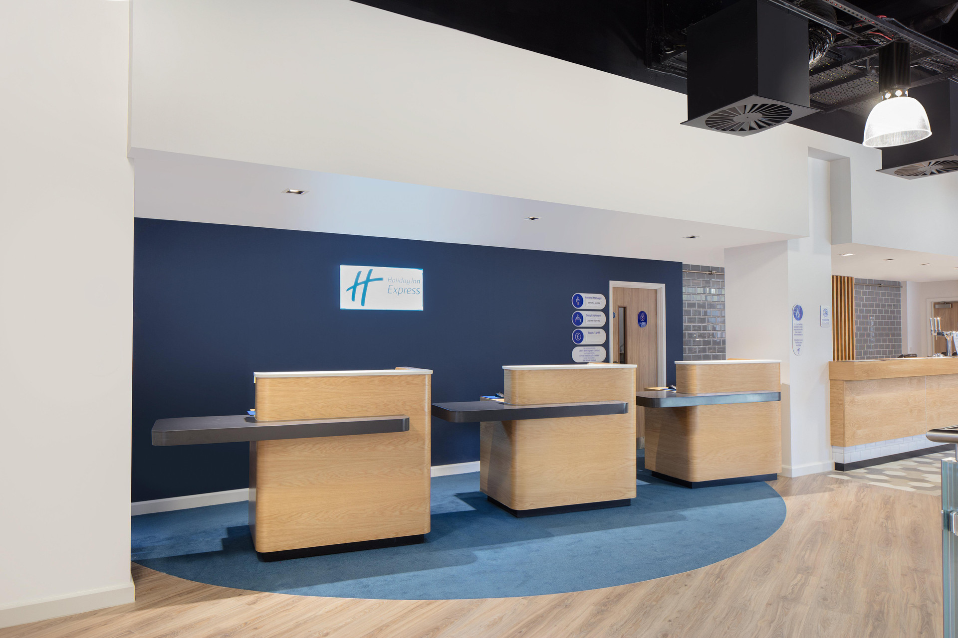 Vista Lobby Holiday Inn Express Birmingham - City Centre by IHG