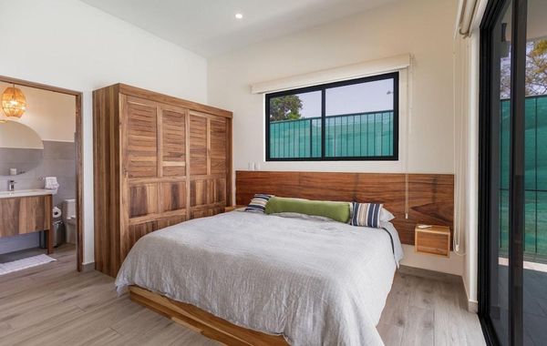 Casa Natalia: Luxurious Oceanfront Villa with Housekeeping and Concierge - Hoteles pet friendly en Potrero Guanacaste