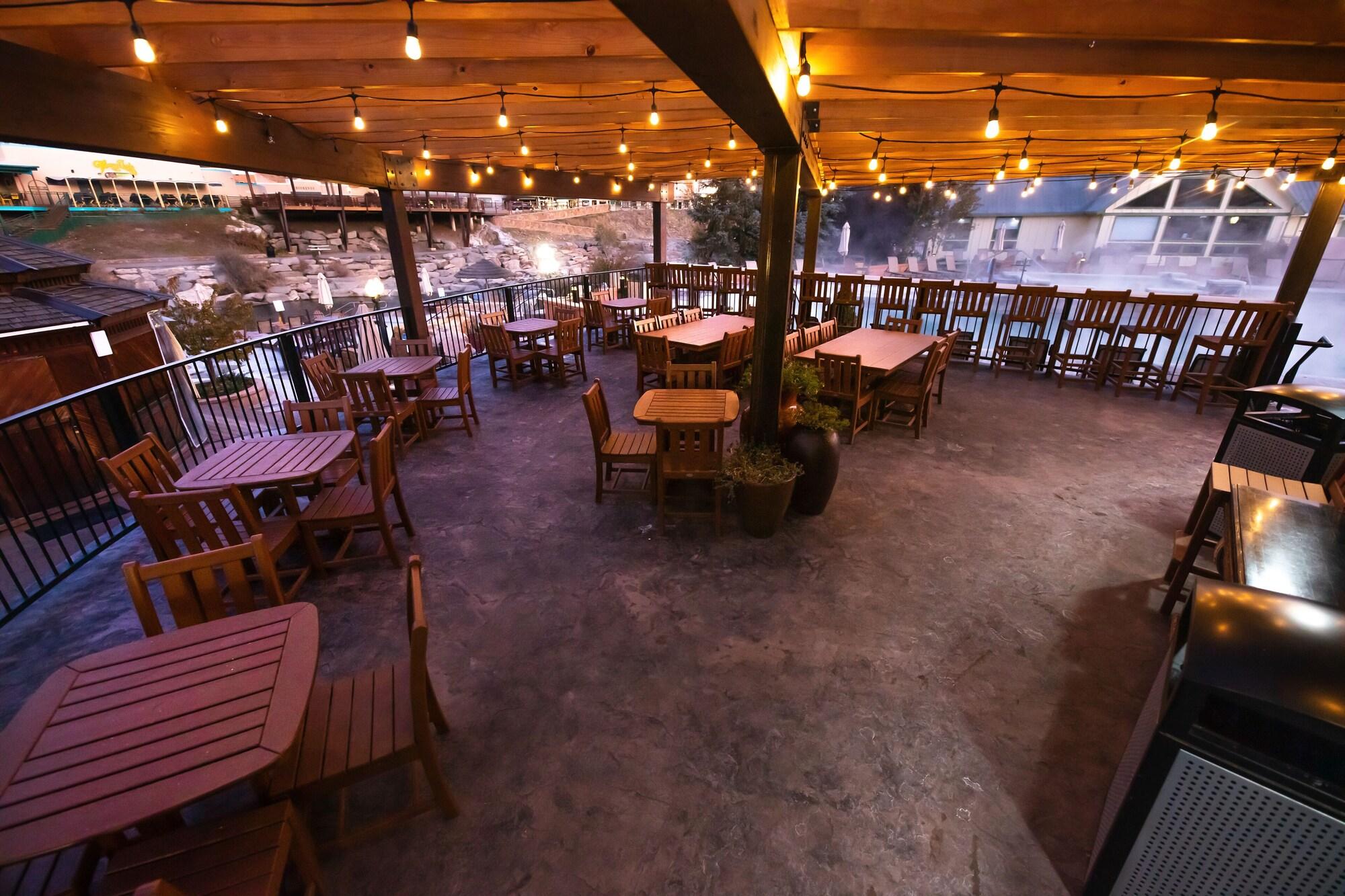 Restaurant The Springs Resort & Spa