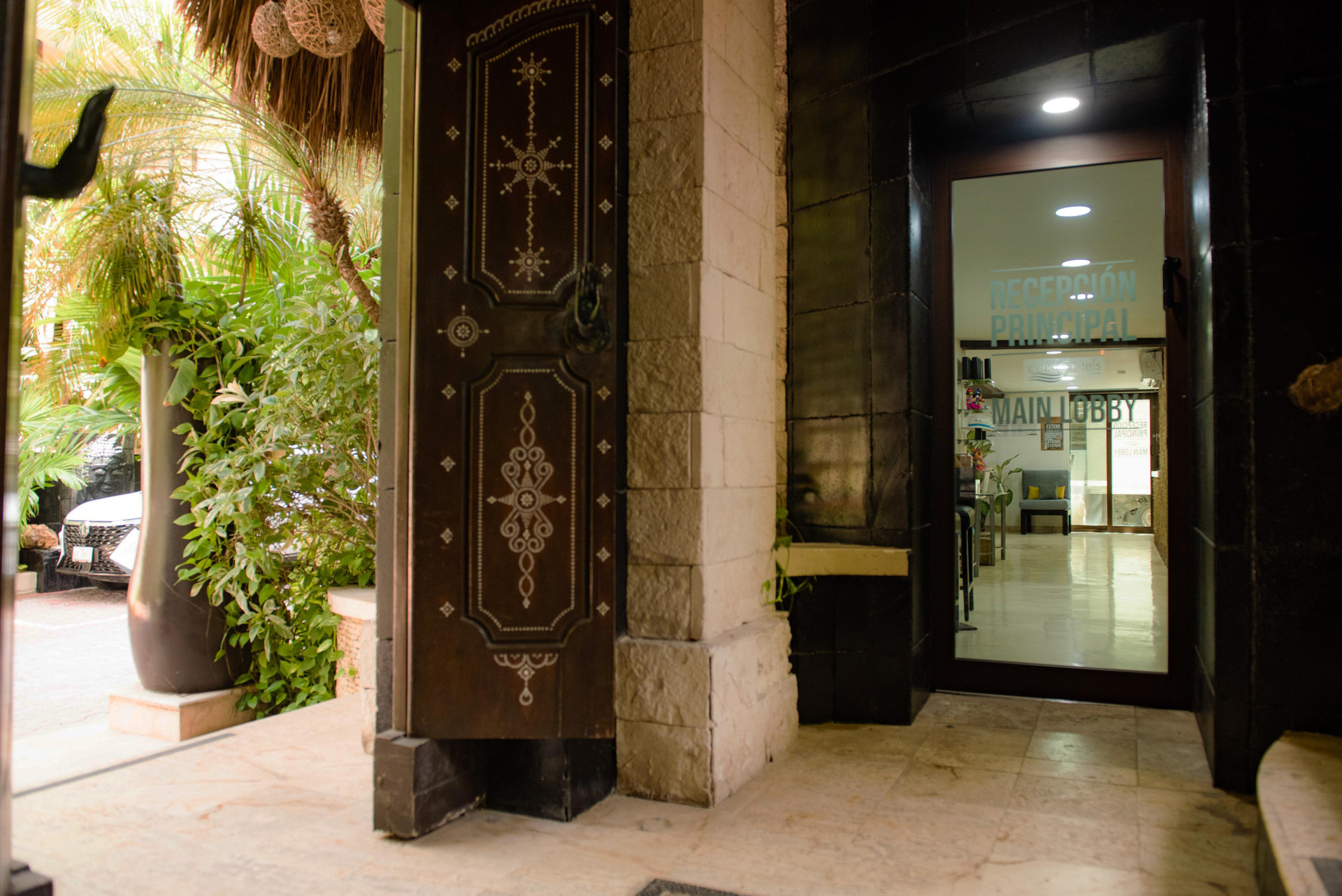 Vista Lobby Porto Playa Condo Hotel & Beachclub